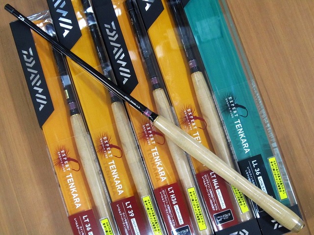ダイワ(DAIWA) 渓流竿 エキスパート テンカラ LT H36 ダイワ エキスパート テンカラ LL 36・W (ロッド・釣竿) 価格比較