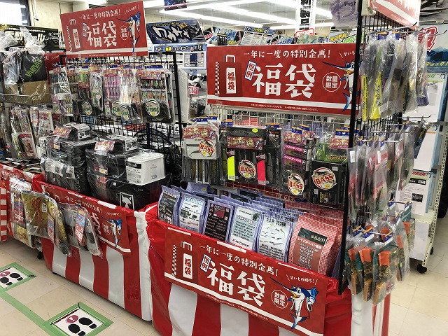 白河 上 州 屋 【陽台採光罩推薦】採光罩材質價格比一比：PC板、中空板、以及不透光塑鋁板、玻璃