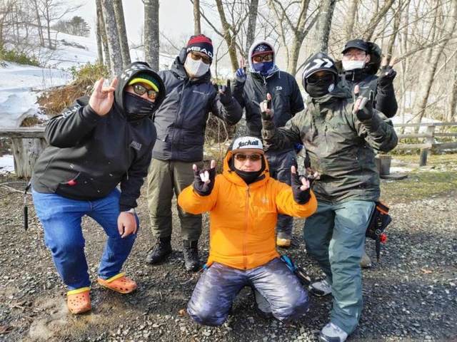 左からＤＡＩＧＯ，仙台泉店・窪田さん、み、オッシー、私　真ん中が伊藤テスター