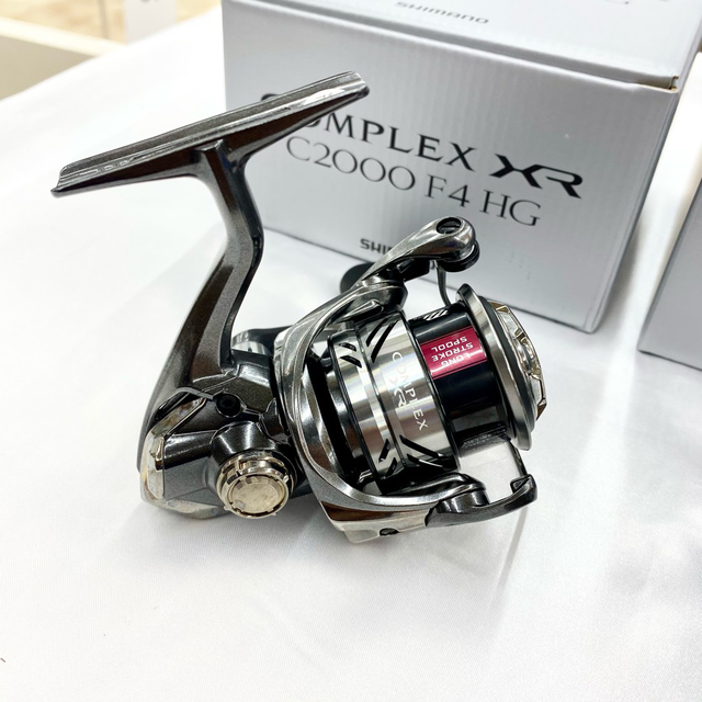 シマノ　SHIMANO コンプレックス XR C2000 HG F4 リール シマノ コンプレックス XR C2000 F4 HG (リール) 価格比較