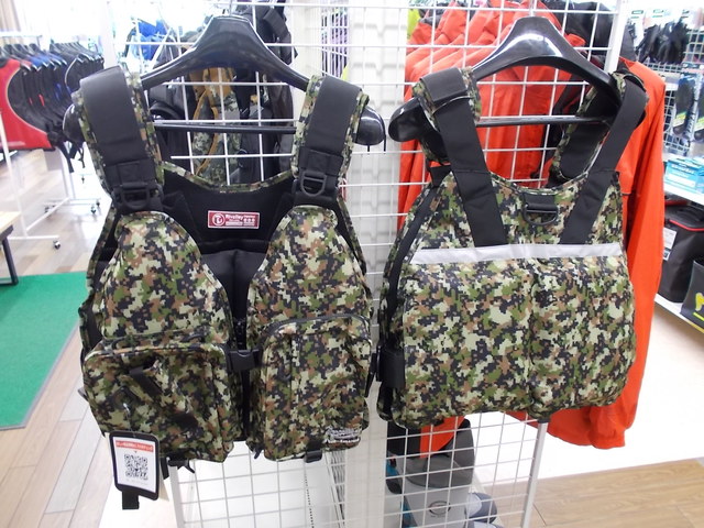 RLルアーゲームベスト カモフラージュ