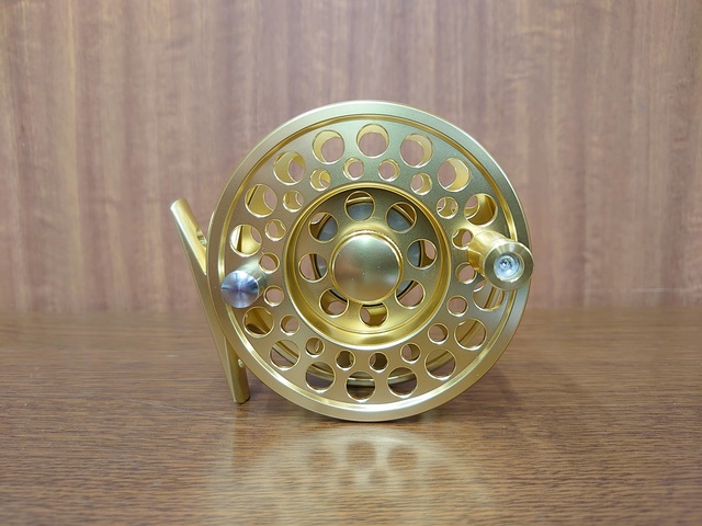 オイカワ用 フライリール GRAIN grace シャンパンゴールド オイカワ用 フライリール GRAIN grace シャンパンゴールド