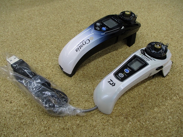 ワカサギリール ダイワ クリスティア CRT R パールホワイトグラデーション Amazon | ダイワ(DAIWA) ワカサギ電動リール クリスティア