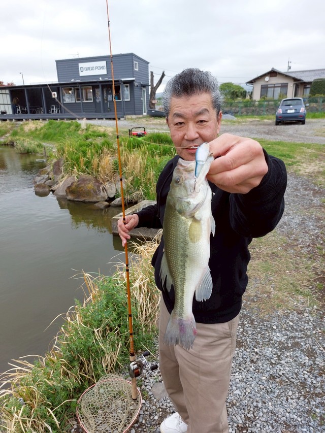 バスも好反応！iJETLINK LAPL KAZU-BAITフィッシュ！UV塗装の吹き方にキモがあるのです!(^^)!