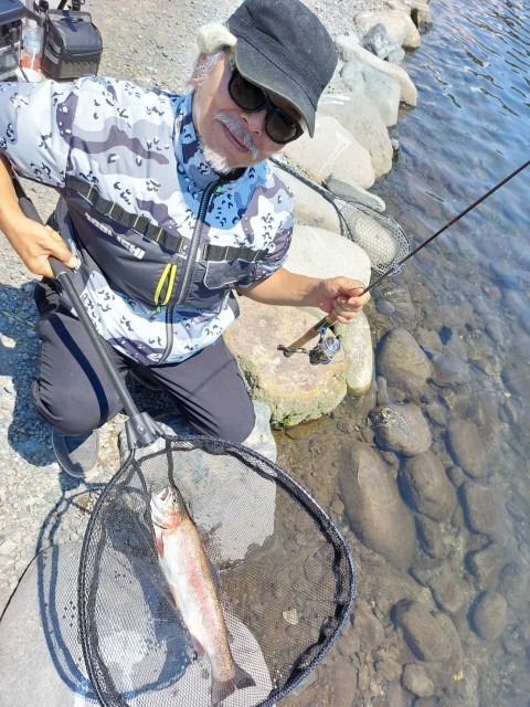 星野さんSAIGA0.55gで3連発!この魚はナイスなホタカサーモン(^^♪