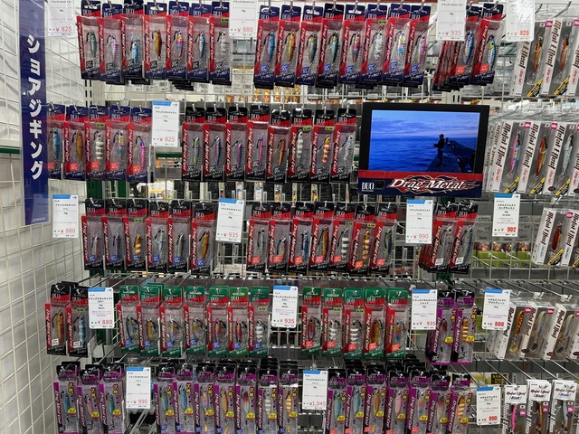 デイオラマ シャドーボックス 釣り具店 🎣釣具コーナー🎣マンガ倉庫古賀店は様々なメーカーの釣具を集め