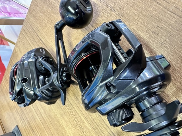 ぴぴ子　釣具色々 泥棒竿 極月】｜製品 -SALTWATER-｜ルアーやバッグ、ウェアなど