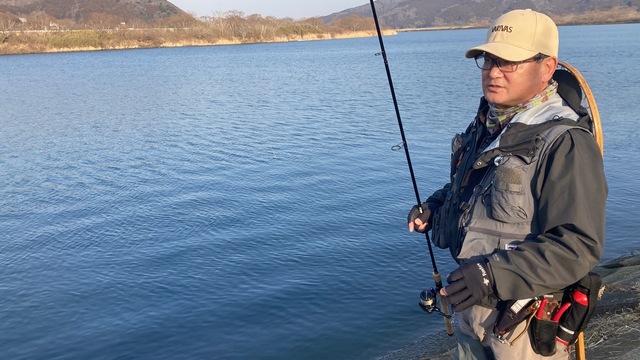 派手なカラーが吉と語る雄一さん