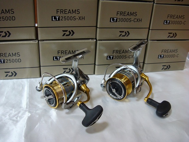 FREAMS LT 4000D-CX スピニングリール