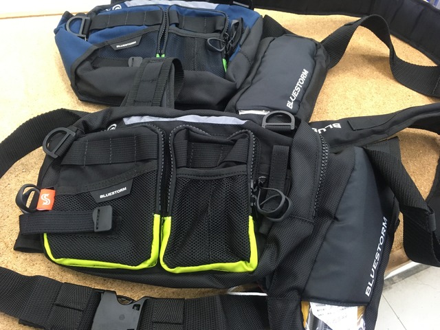 BLUESTORMブルーストームライフジャケット/BSJ-7120 ブルーストーム BSJ－7120 救命具付ショルダーバッグ